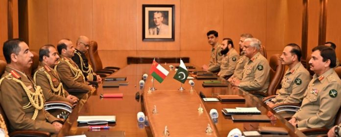 COAS, Oman Commander discuss regional peace
