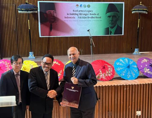Senator Mushahid acknowledges Soekarno's support during 1965 Indo-Pak War