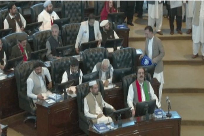 Ruckus in Khyber Pakhtunkhwa Assembly as MPAs-elect take oath