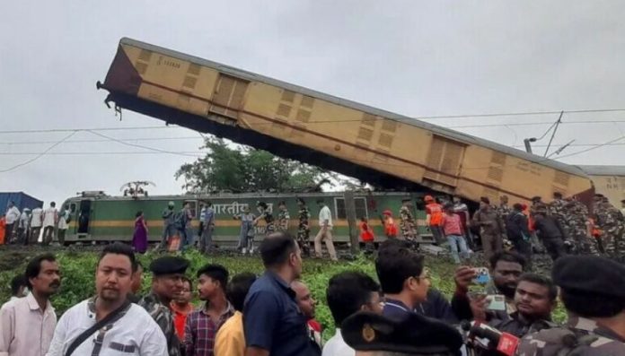 India to probe railway collision that killed 9