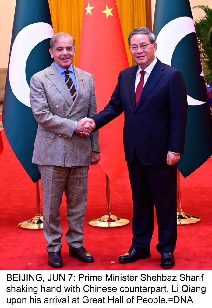 Pakistan, China resolve to protect CPEC from detractors; ensure projects' timely completion