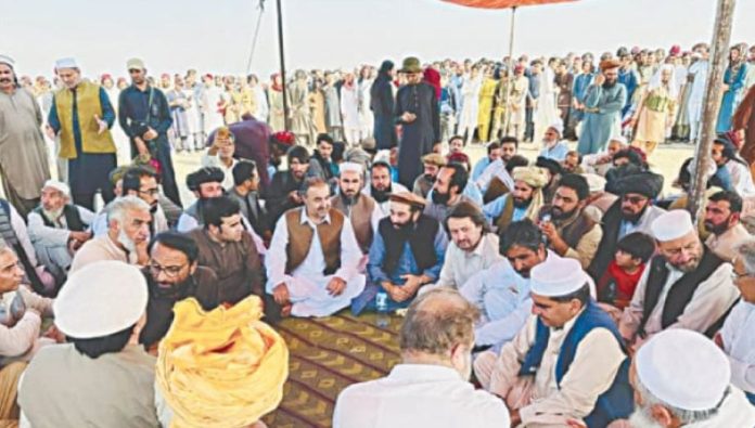 Thousands turn up as PTM jirga begins in Jamrud