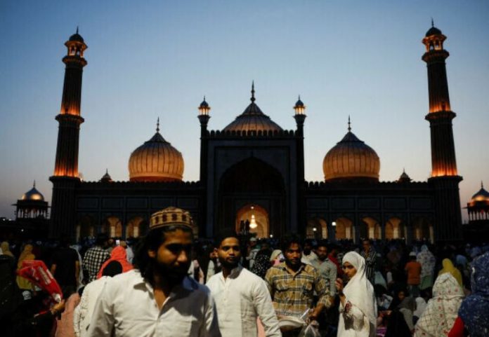 Indian SC blocks any suit against places of worship amid petitions for mosques