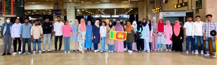 30 Sri Lankan students arrive in Pakistan for higher studies