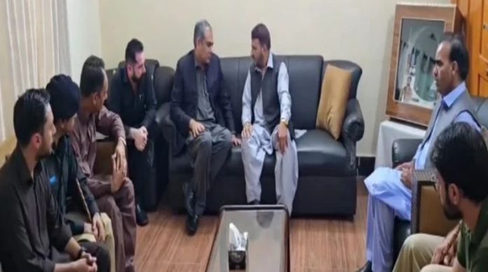 Mohsin Naqvi visits home of martyr Major