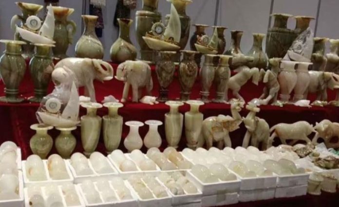 Pakistani handicrafts shine at Lhasa expo