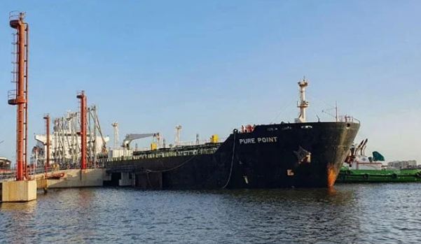 4 Pakistan receives first-ever shipment of US crude oil following trade deal