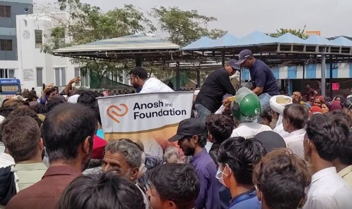 Anosh Ahmed’s foundation offers meals and comfort to families in Karachi hospitals