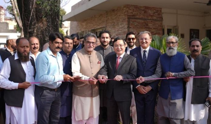 Chinese Consul General visits Farooq Riaz museum in Gujrat