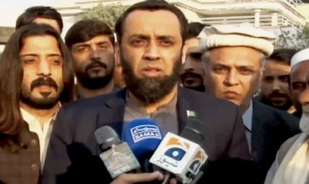 888 Tarar terms KP CM demand 'illegal' as PTI pushes for meeting with Imran