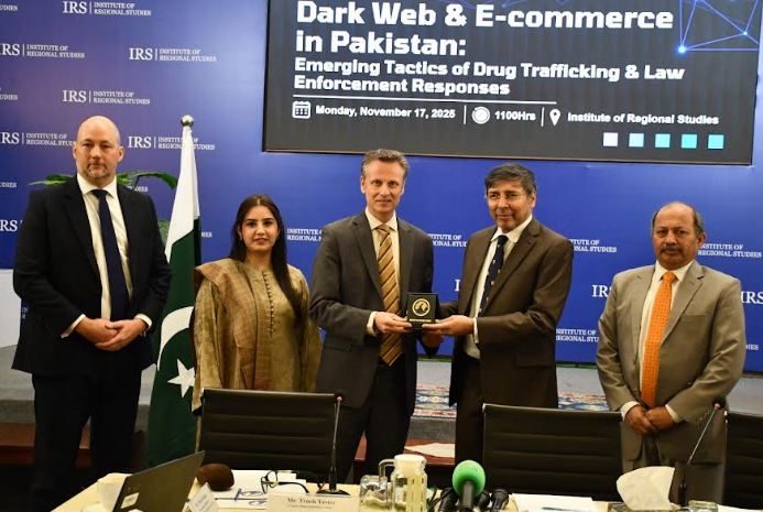 DNA 17-1 Criminals use E-Commerce to hide drug trafficking: UNODC