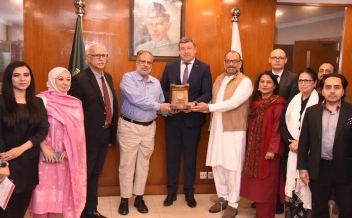 DNA 17-13 EU Ambassador to Pakistan Raimundas Karoblis Visits FPCCI