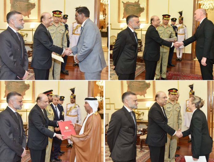DNA 17-15 Envoys of four countries present credentials to President