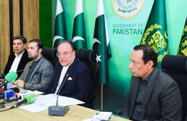 DNA 30-8 Finance Minister announces major shift to export-led economic model