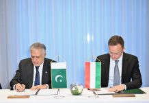 Deputy Prime Minister / Foreign Minister Senator Mohammad Ishaq Dar @MIshaqDar50 met Hungarian Foreign Minister