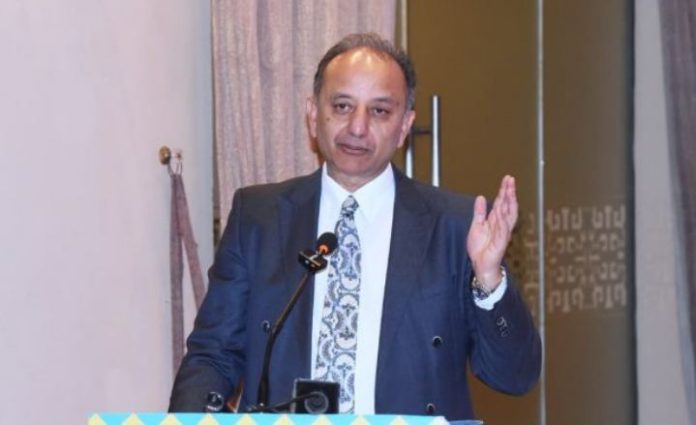 Musadik Malik highlights climate threats at WWF Indus River Dolphin conference