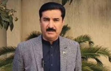 44 Governor visits residence of Shah Farman to offer condolence