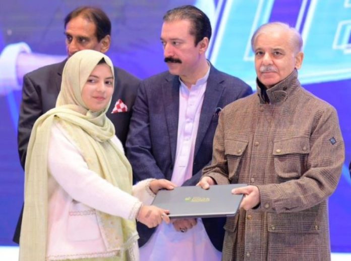 5 PM Shehbaz calls youth ‘future of Pakistan’ amid laptop distribution in Muzaffarabad