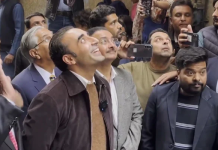 ‘Talk about us, not politics’: Lahore woman interjects during Bilawal’s presser from rooftop