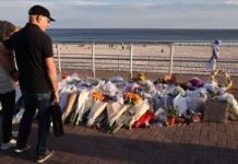 Australia stops in silence for Bondi Beach shooting victims Australia stops in silence for Bondi Beach shooting victims