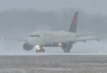 Winter storm bears down on US Northeast, disrupting airline travel