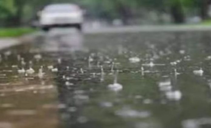 6 AJK lashes with much-awaited first rainfall of winter in plains, snowfall on upper reaches