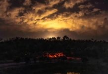 Cambodia says Thailand bombs casino hub on border