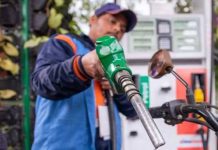 IMF assured of Rs5 carbon levy on petrol, diesel IMF assured of Rs5 carbon levy on petrol, diesel