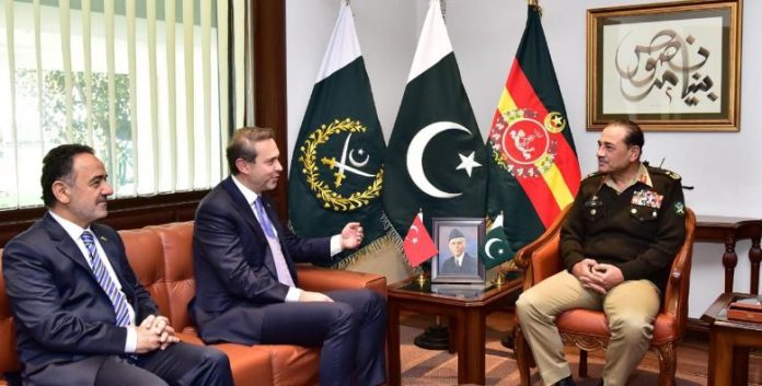 Turkish energy minister meets army chief at GHQ