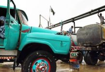 Karachi to get piped water as KMC decides to end supply through tankers, hydrants Karachi to get piped water as KMC decides to end supply through tankers, hydrants