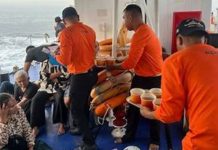 Ferry carrying 342 sinks in southern Philippines, at least 8 dead: mayor