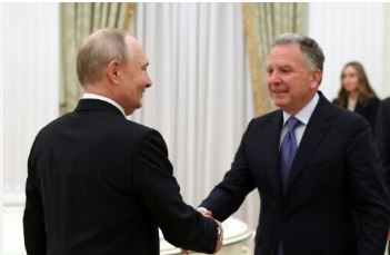 0000 US negotiators meet Putin for high-stakes Ukraine talks