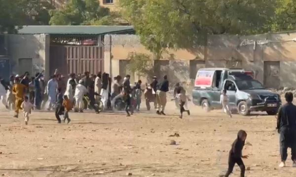 000000 Police detain PTI workers after clashes ahead of Bagh-e-Jinnah power show