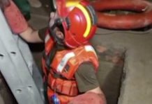 Lahore manhole tragedy: Woman body found, search for child continues Lahore manhole tragedy: Woman body found, search for child continues