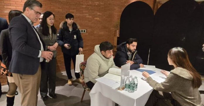 DNA 13-14 Pakistan Embassy in Beijing holds job fair for Chinese SOEs