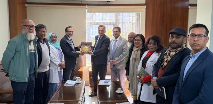 DNA 14-15 COMSATS Rector promotes Pakistan-Bangladesh research, AI at Dhaka conference