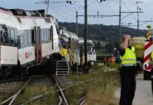 Swiss train derails, injuring five Swiss train derails, injuring five