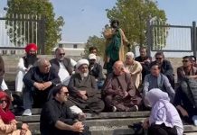 Imran Khan’s vision: Opposition sit-in at Parliament House enters second day Imran Khan's vision: Opposition sit-in at Parliament House enters second day