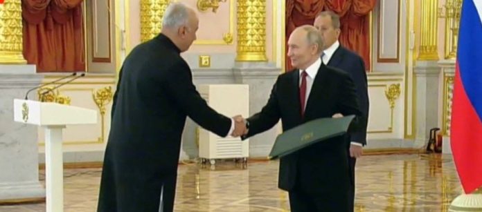 00 Pakistan pursues peace, strengthens strategic cooperation with Russia, Envoy says