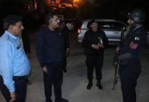 IGP Rizvi meets police on Fajr duty outside Masjids, lauds vigilance IGP Rizvi meets police on Fajr duty outside Masjids, lauds vigilance