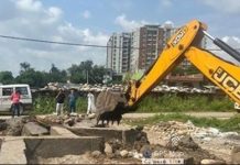 12 Shops Sealed in Anti-Encroachment Drive 12 Shops Sealed in Anti-Encroachment Drive