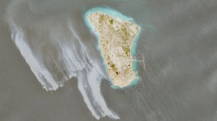 000 Suspected oil spill seen on satellite images near Iran's Kharg Island export hub