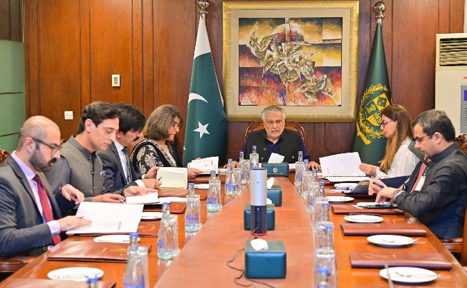 DNA 31-6 Ishaq Dar chairs session with Foreign Secretary Amna Baloch
