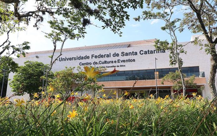 12 UFSC hosts seminar on Migration, Refuge and Human Displacement