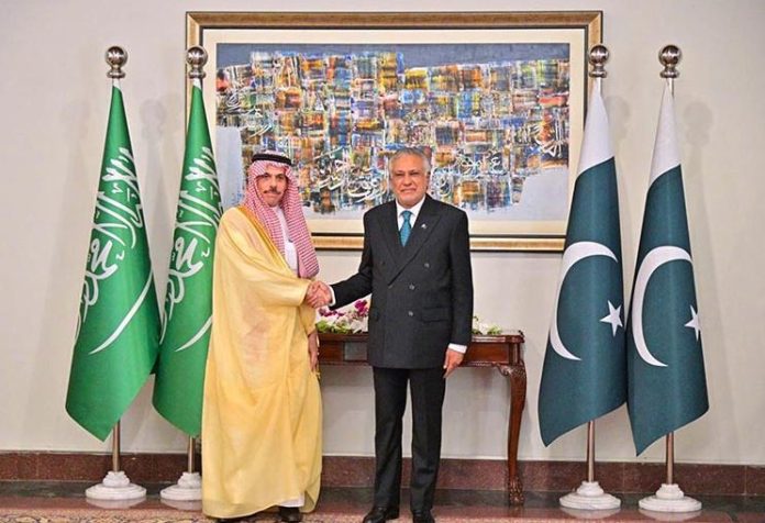 12 Dar speaks with Saudi FM; offers condolences over helicopter crash, reviews regional peace