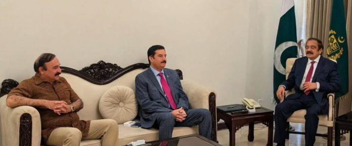 18 Governor KP meets ministers Rana, Asif to discuss wheat, aviation projects