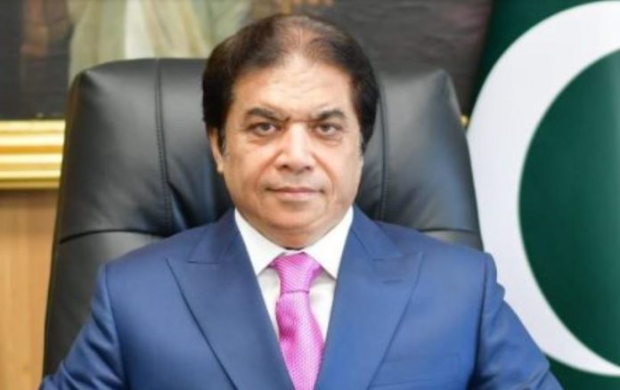 18 Abbasi directs accelerated reforms to enhance Pakistan Railways’ efficiency, passenger services