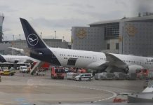 Several injured in Boeing 787 nose-gear collapse in Frankfurt Several injured in Boeing 787 nose-gear collapse in Frankfurt