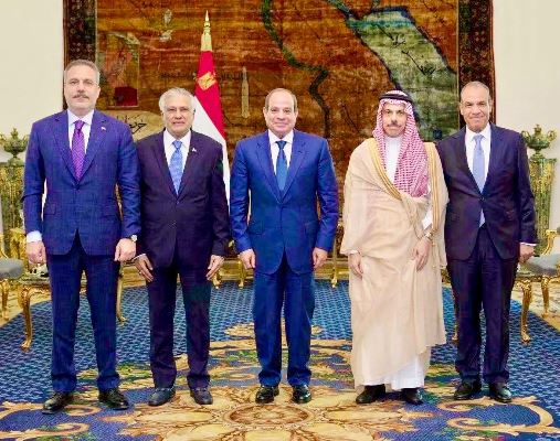 DNA 21-12 Deputy PM Ishaq Dar with R4 Foreign Ministers and President El-Sisi in Cairo
