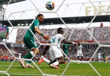 Senegal ring up 5-0 win over 10-man Iraq Senegal ring up 5-0 win over 10-man Iraq